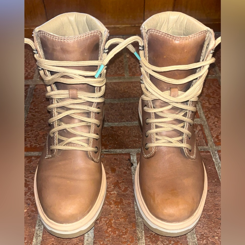 Sorel Lennox boots